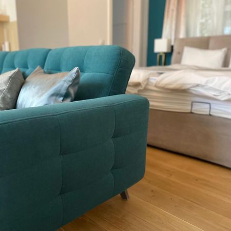 Frida Apartman, Exkluziv Varpanoramaval, A Belvaros Sziveben, Ingyenes Parkolassal Veszprém Exterior foto